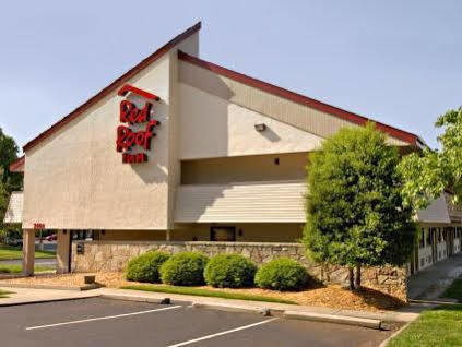 Red Roof Inn Greensboro Coliseum Bagian luar foto